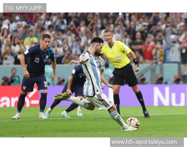 克罗斯评选历史最佳阵容梅西C罗领衔中场魔笛齐祖前锋大小罗同在 克罗斯评选历史最佳阵容梅西C罗领衔中场魔笛齐祖前锋大小罗同在