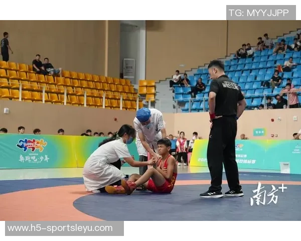 赛前热身2025年主场收官大战即将上演精彩对决 赛前热身2025年主场收官大战即将上演精彩对决